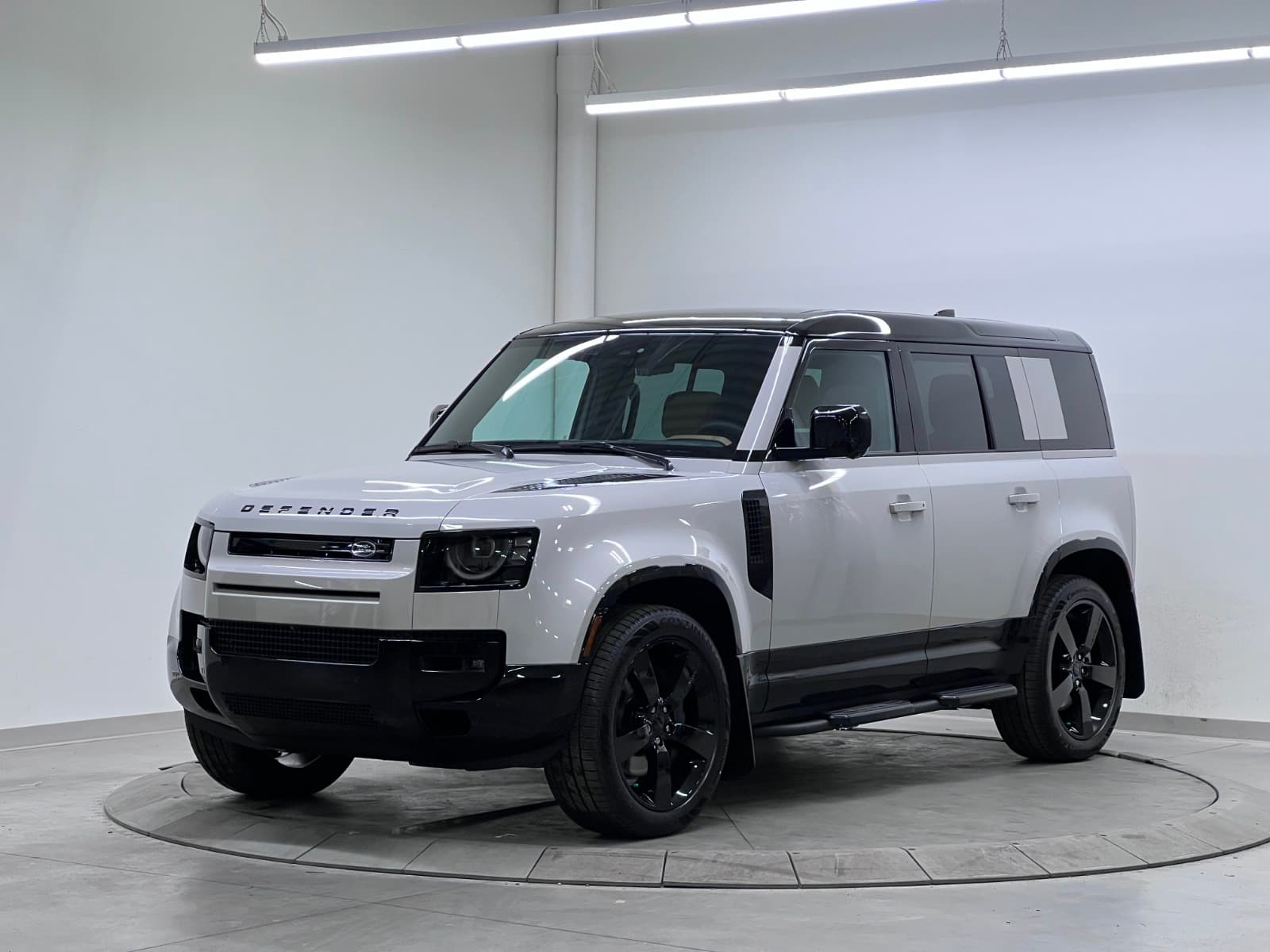 2026 Land Rover Defender X-Dynamic SE