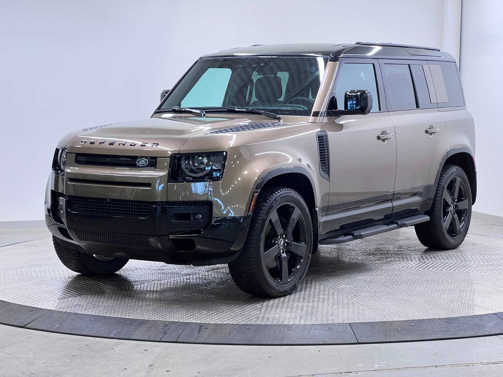 2025 Land Rover Defender X-Dynamic SE