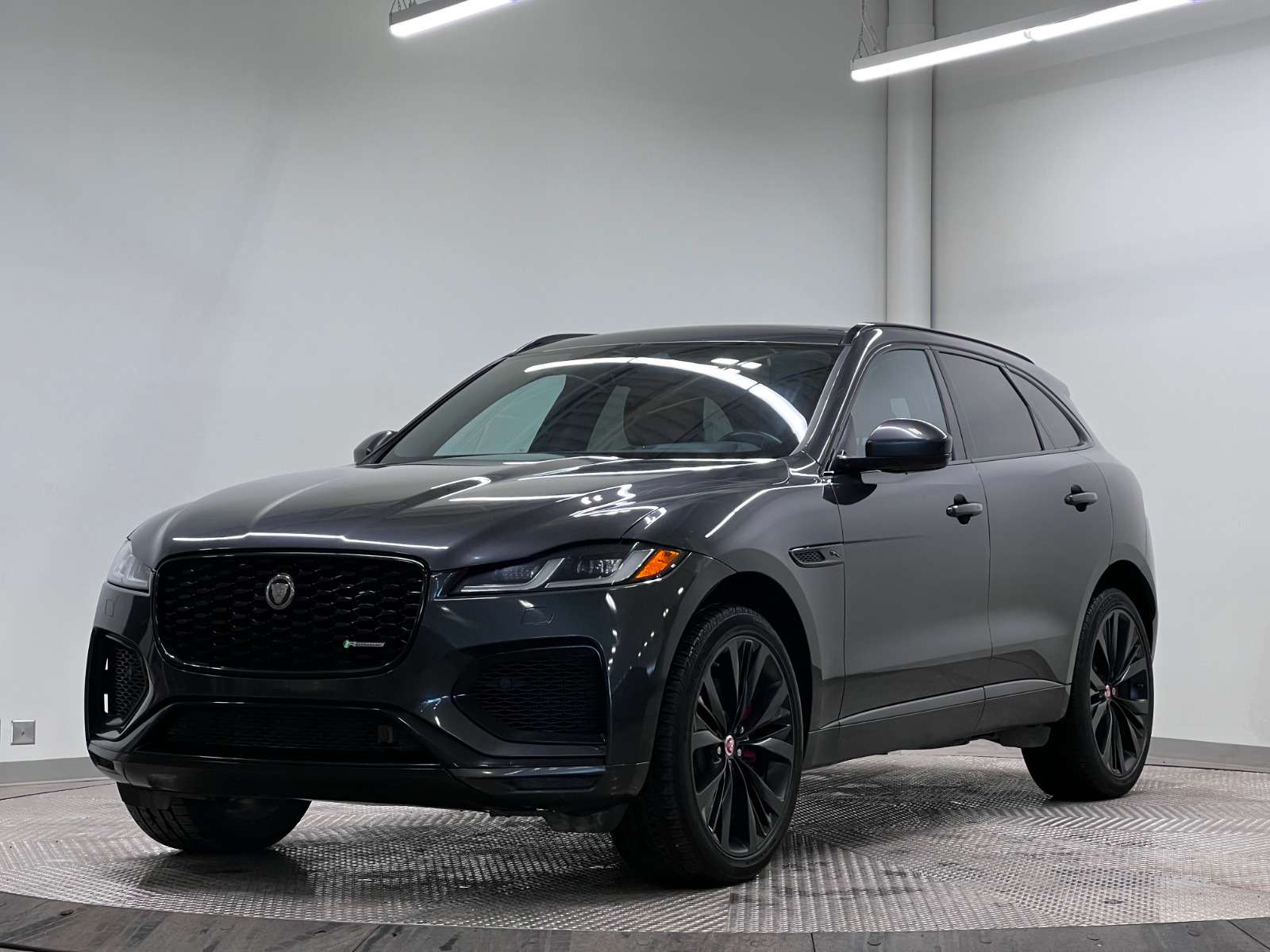 2023 Jaguar F-PACE R-Dynamic S