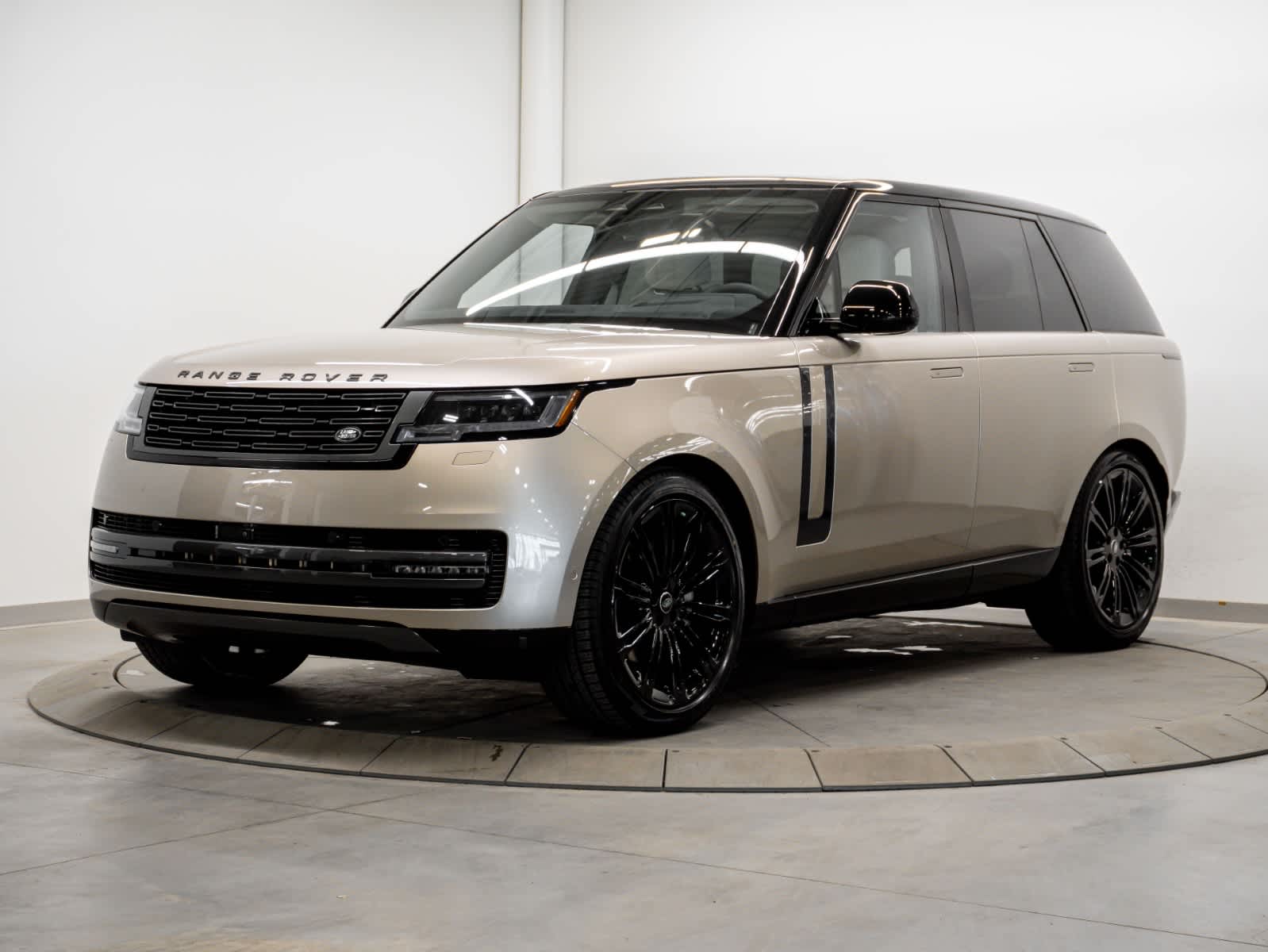 2025 Land Rover Range Rover SE