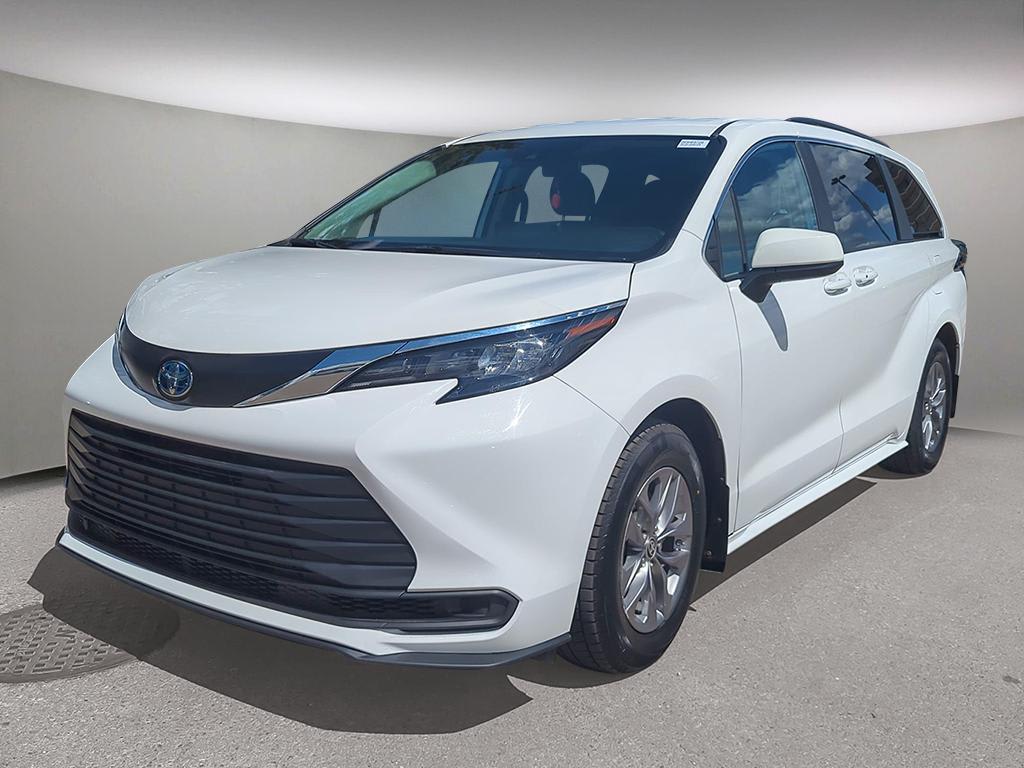 2024 Toyota Sienna LE