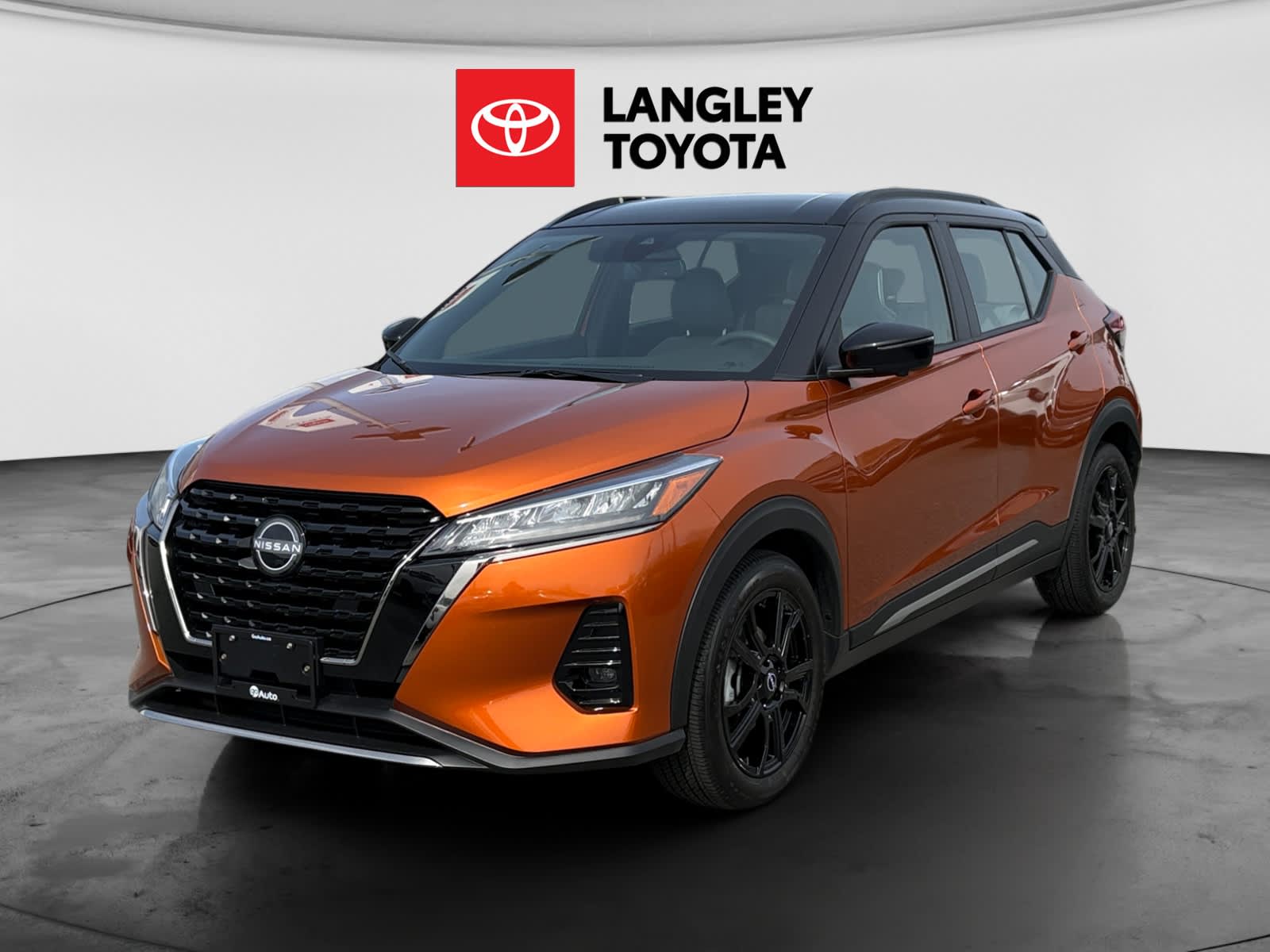 2023 Nissan Kicks SR