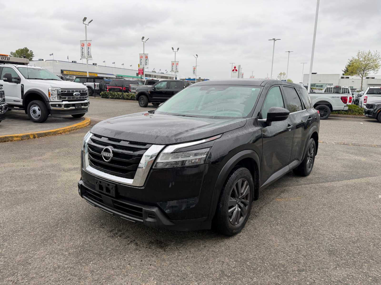 2022 Nissan Pathfinder S