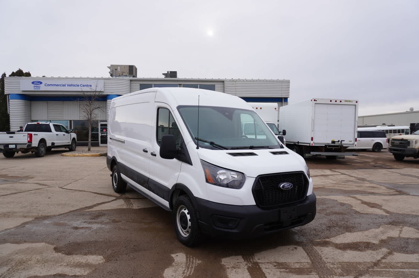 2022 Ford Transit T-250 148" Med Rf 9070 GVWR RWD