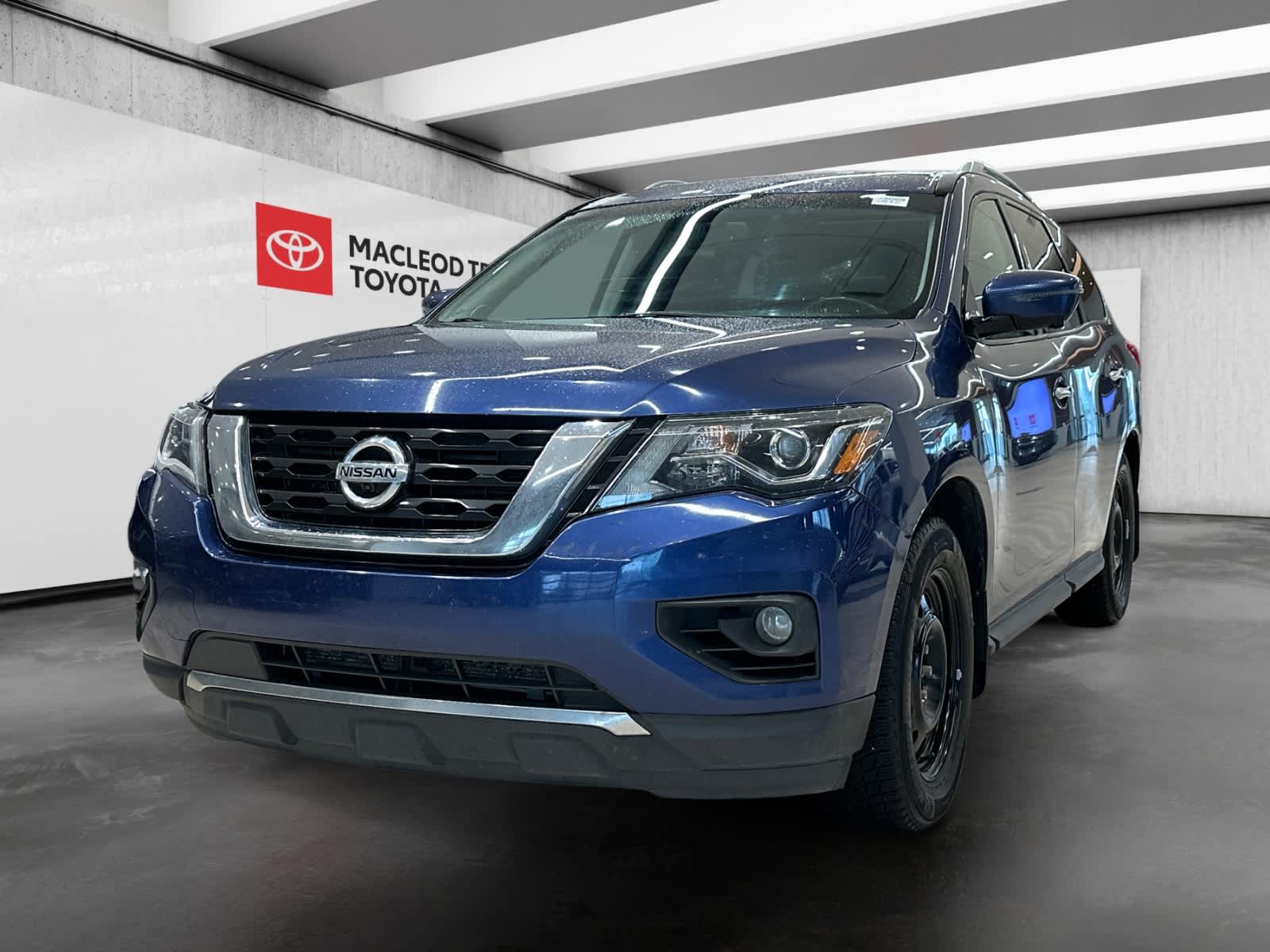 2017 Nissan Pathfinder SL