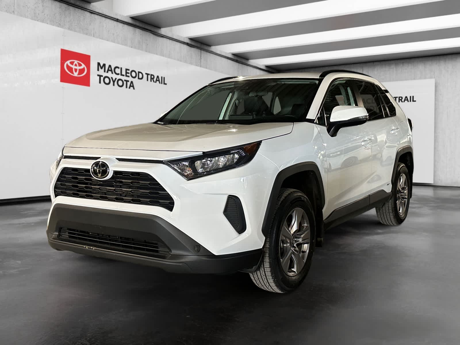 2025 Toyota RAV4 Hybrid LE