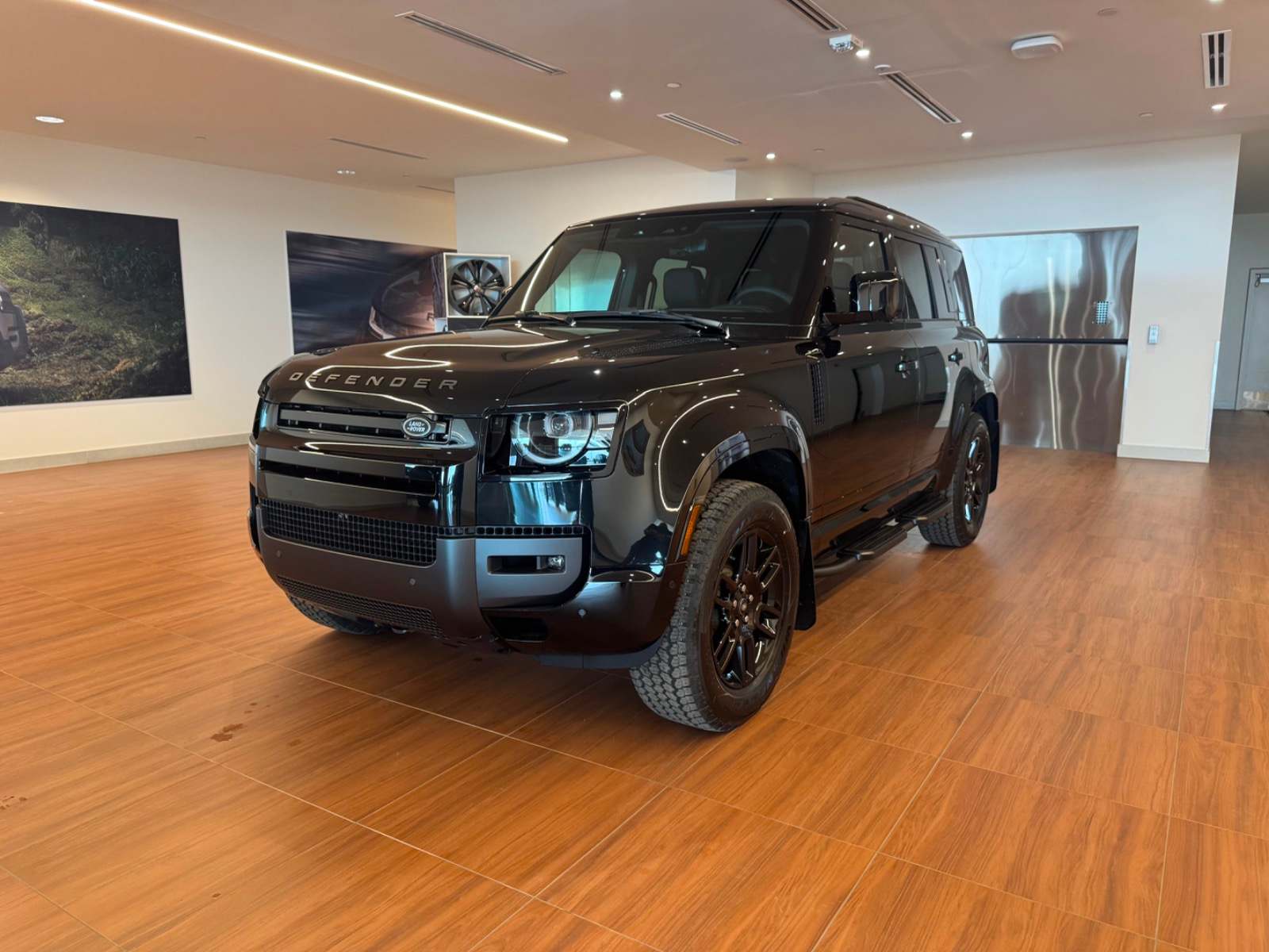 2026 Land Rover Defender X-Dynamic SE