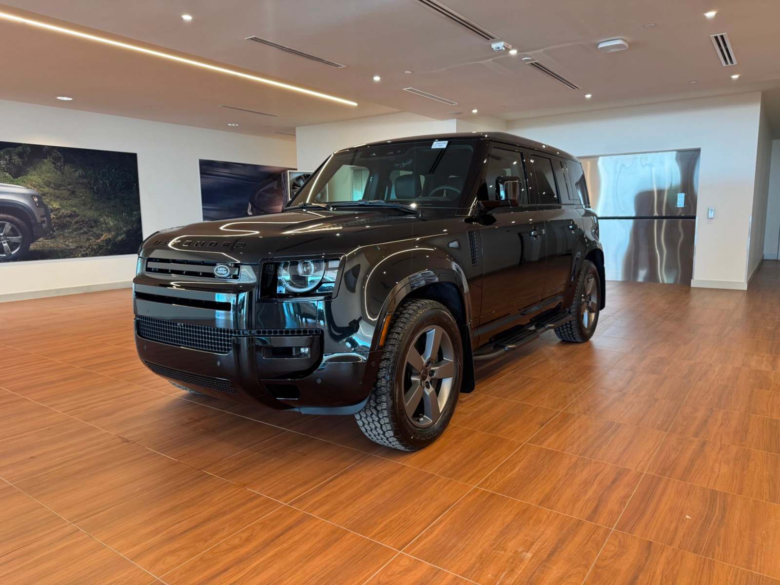 2026 Land Rover Defender V8