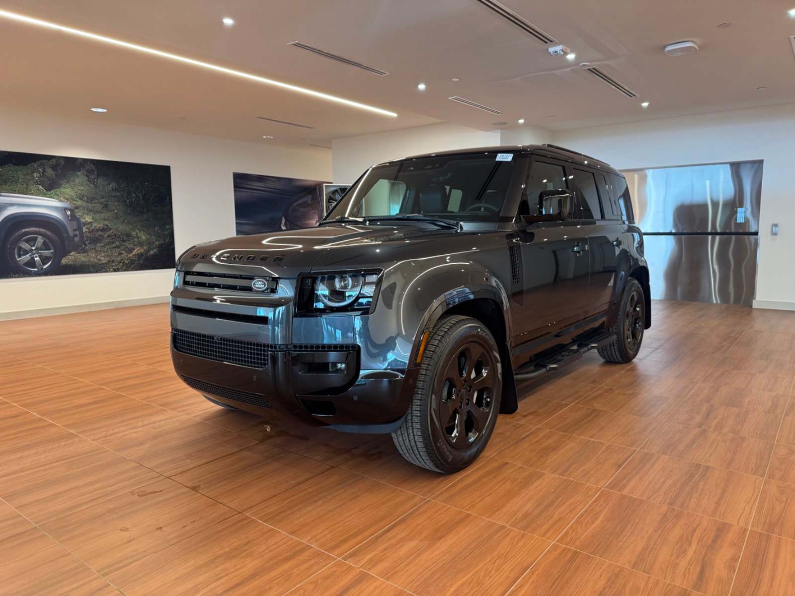 2026 Land Rover Defender X-Dynamic SE