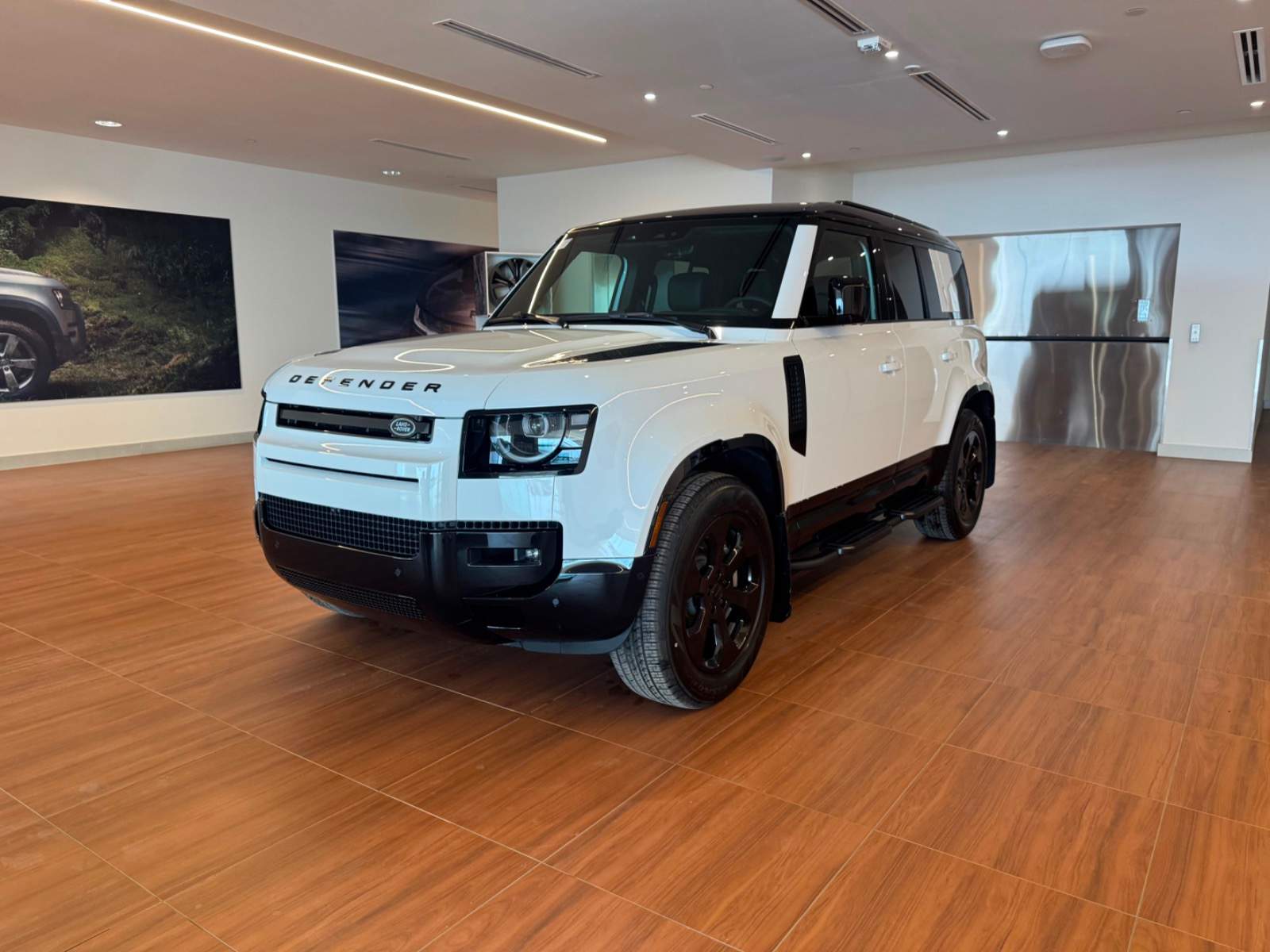 2026 Land Rover Defender X-Dynamic SE