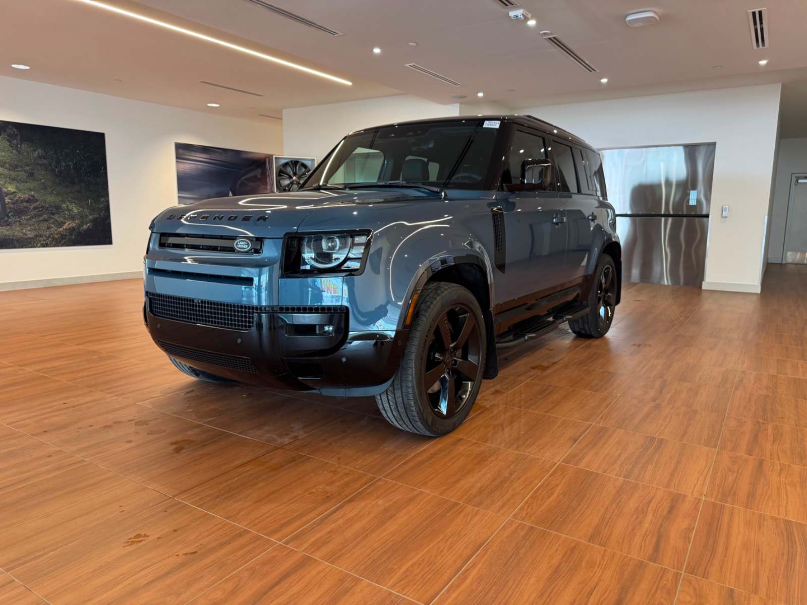 2026 Land Rover Defender X-Dynamic SE