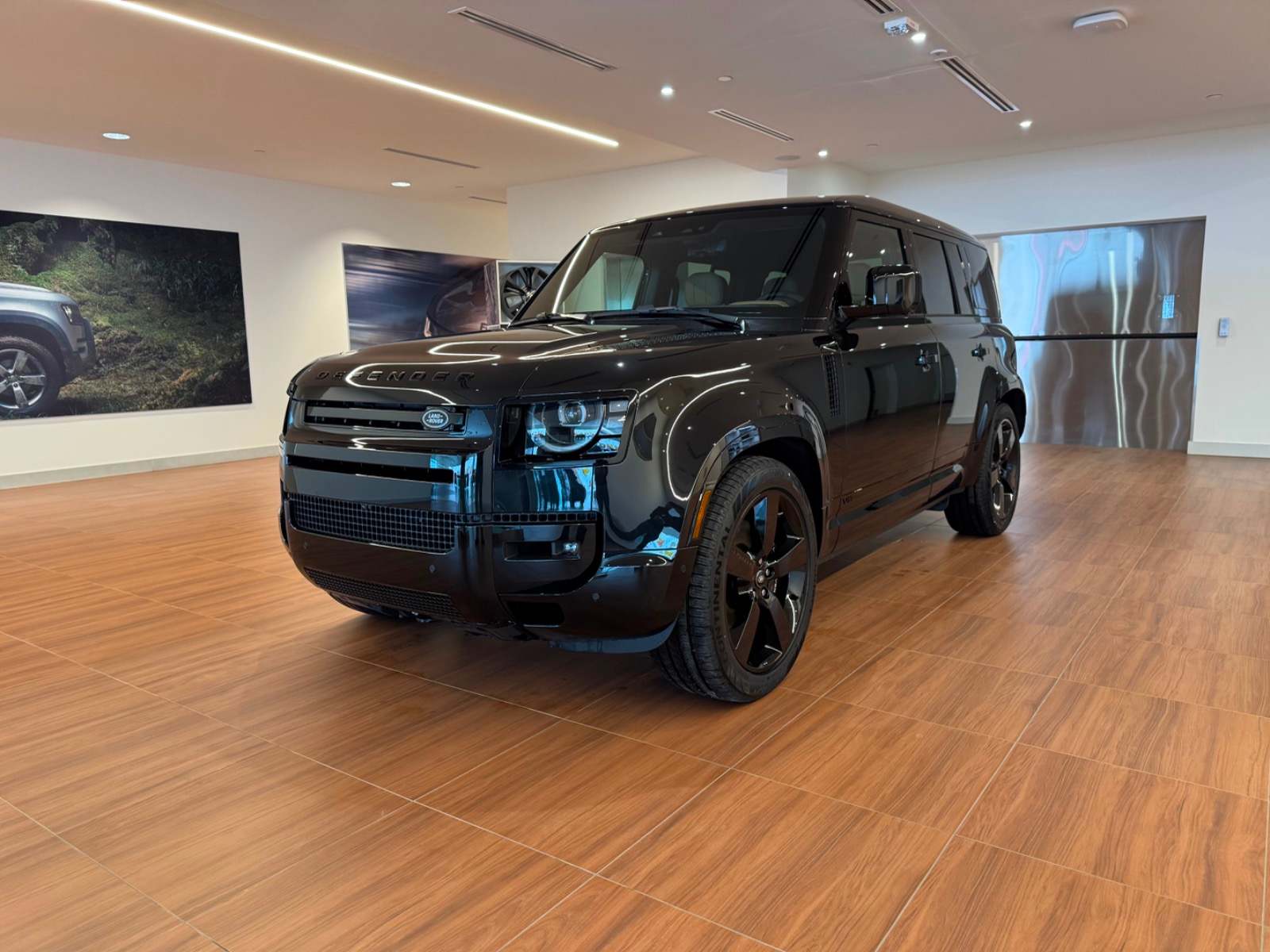2026 Land Rover Defender V8