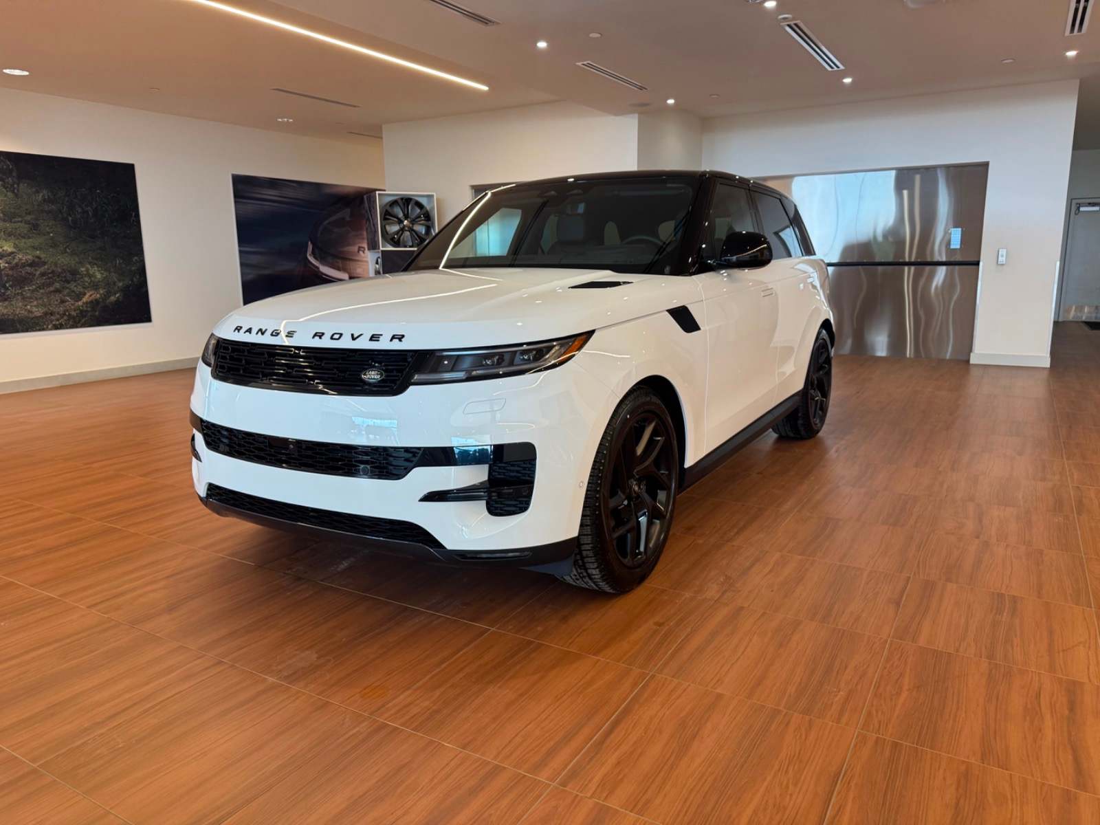 2026 Land Rover Range Rover Sport S