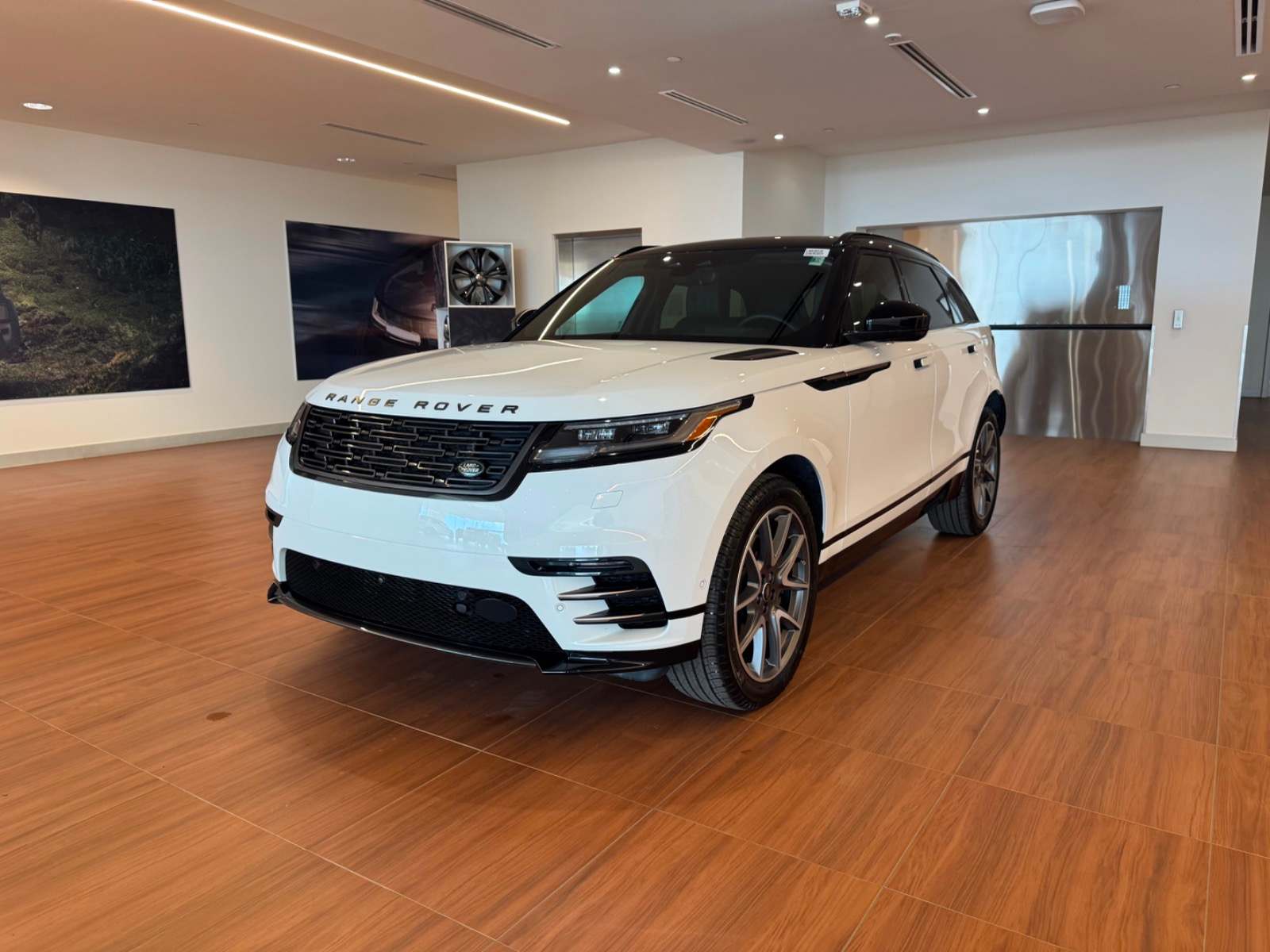 2025 Land Rover Range Rover Velar Dynamic HSE
