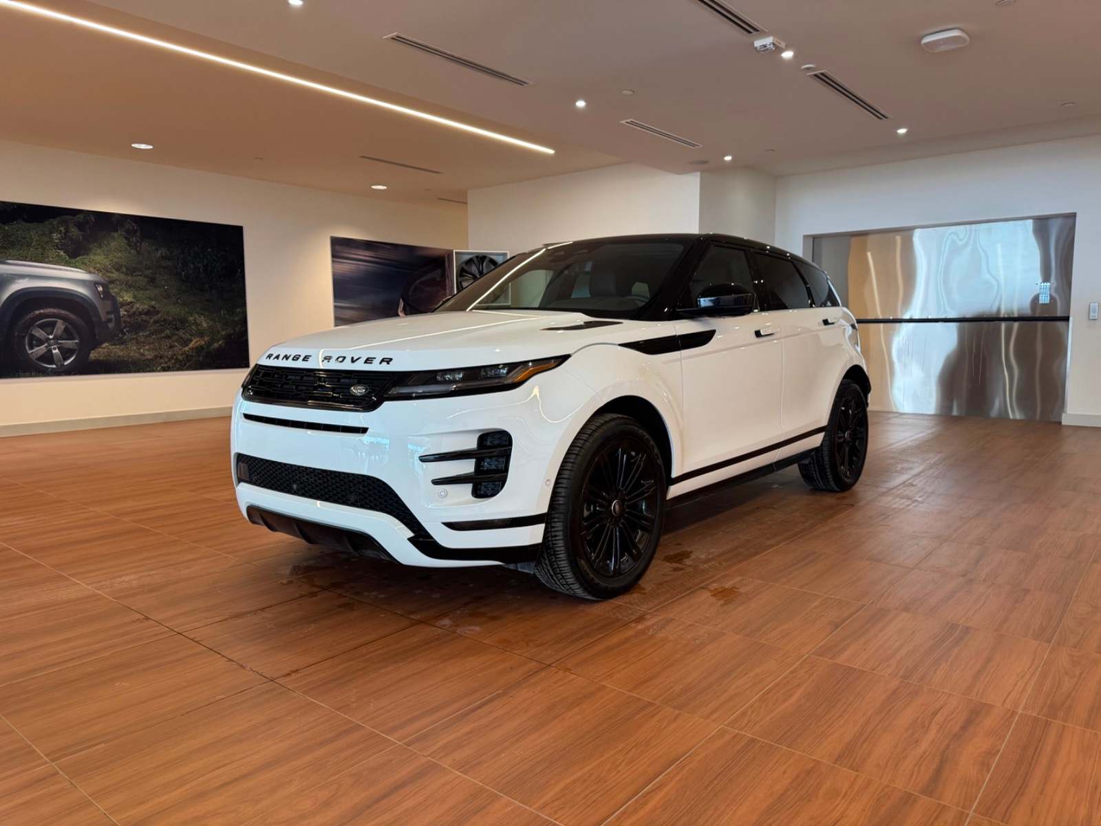 2025 Land Rover Range Rover Evoque Dynamic SE