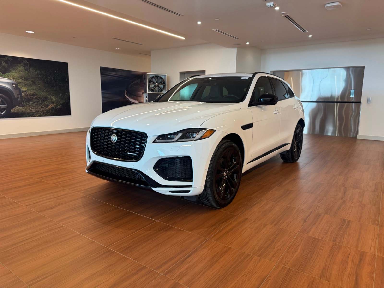 2024 Jaguar F-PACE R-Dynamic S