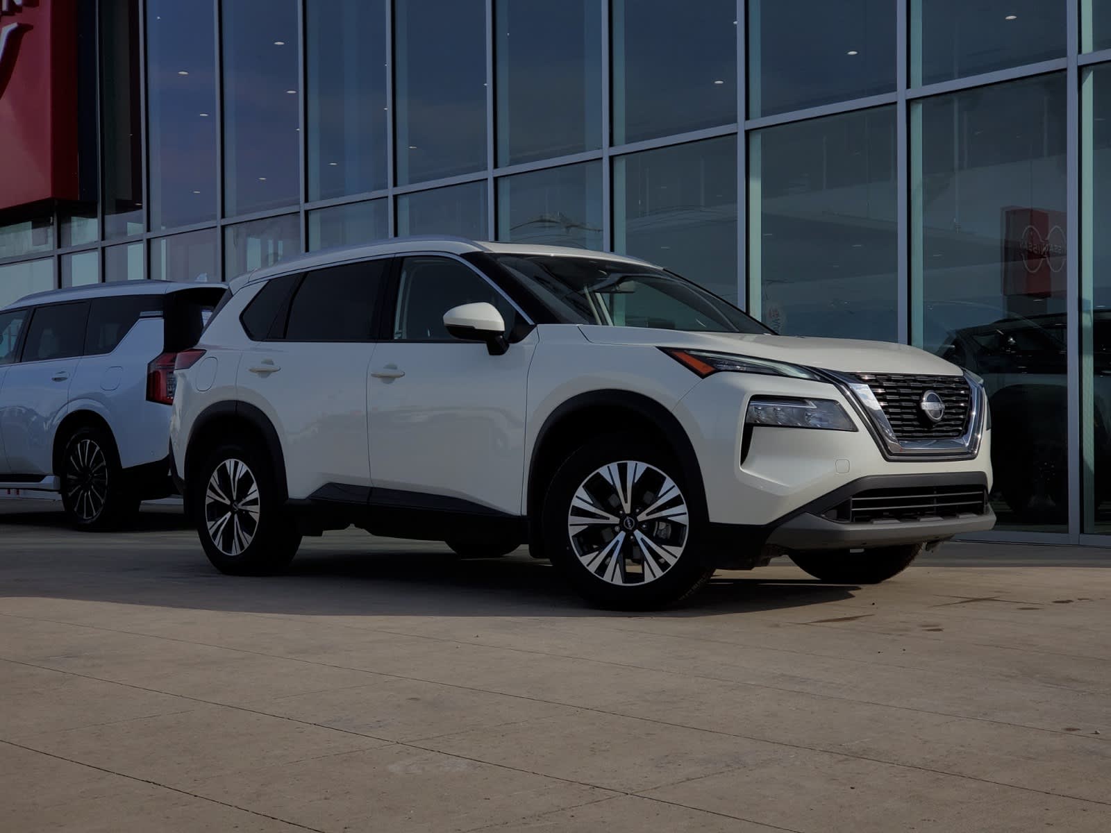 2023 Nissan Rogue SV Moonroof