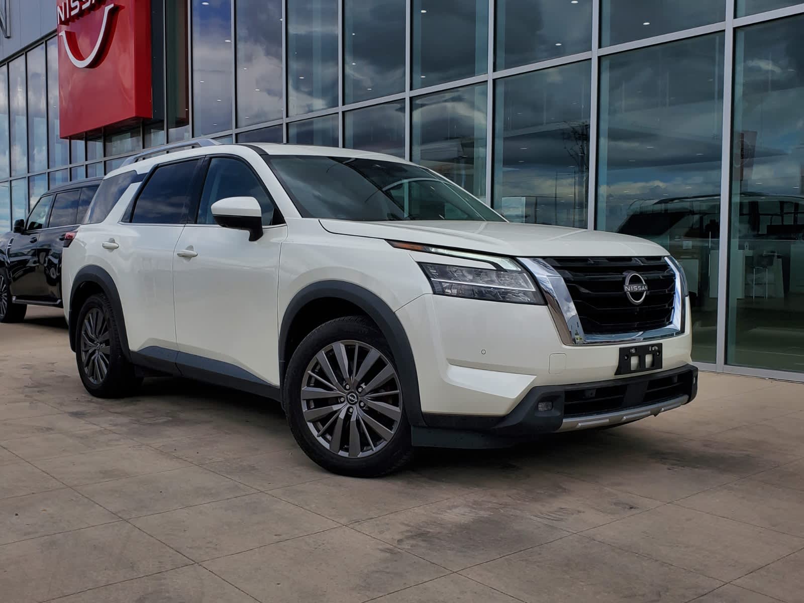 2022 Nissan Pathfinder SL