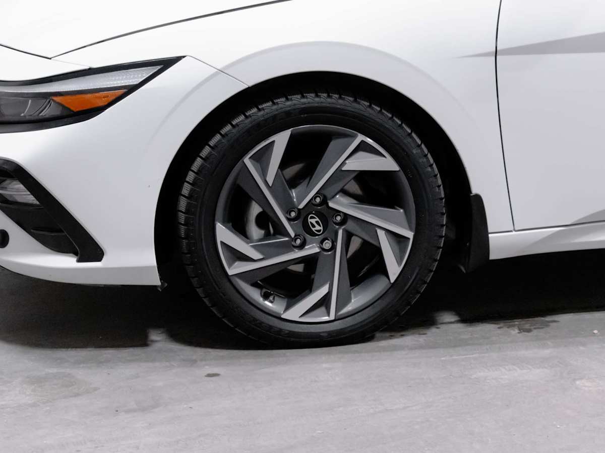 2025 Hyundai Elantra Hybrid Luxury — photo 4