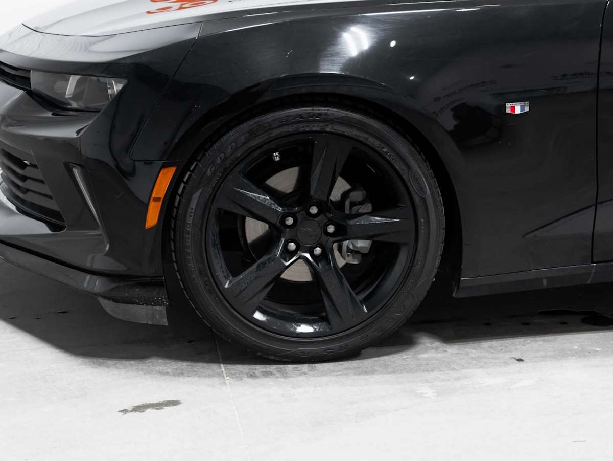 2018 Chevrolet Camaro 1LT — photo 6