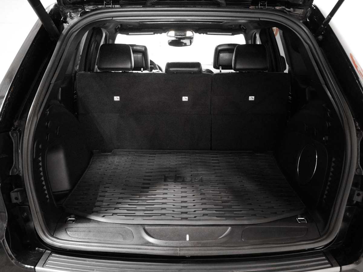 2021 Jeep Grand Cherokee 80th Anniversary Edition — photo 6