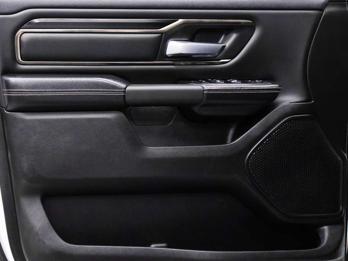 2023 Ram 1500 Sport — photo 8