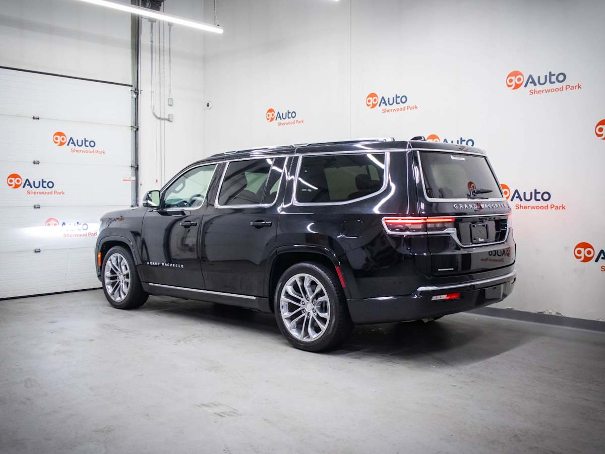 2022 Jeep Grand Wagoneer Series II — photo 7