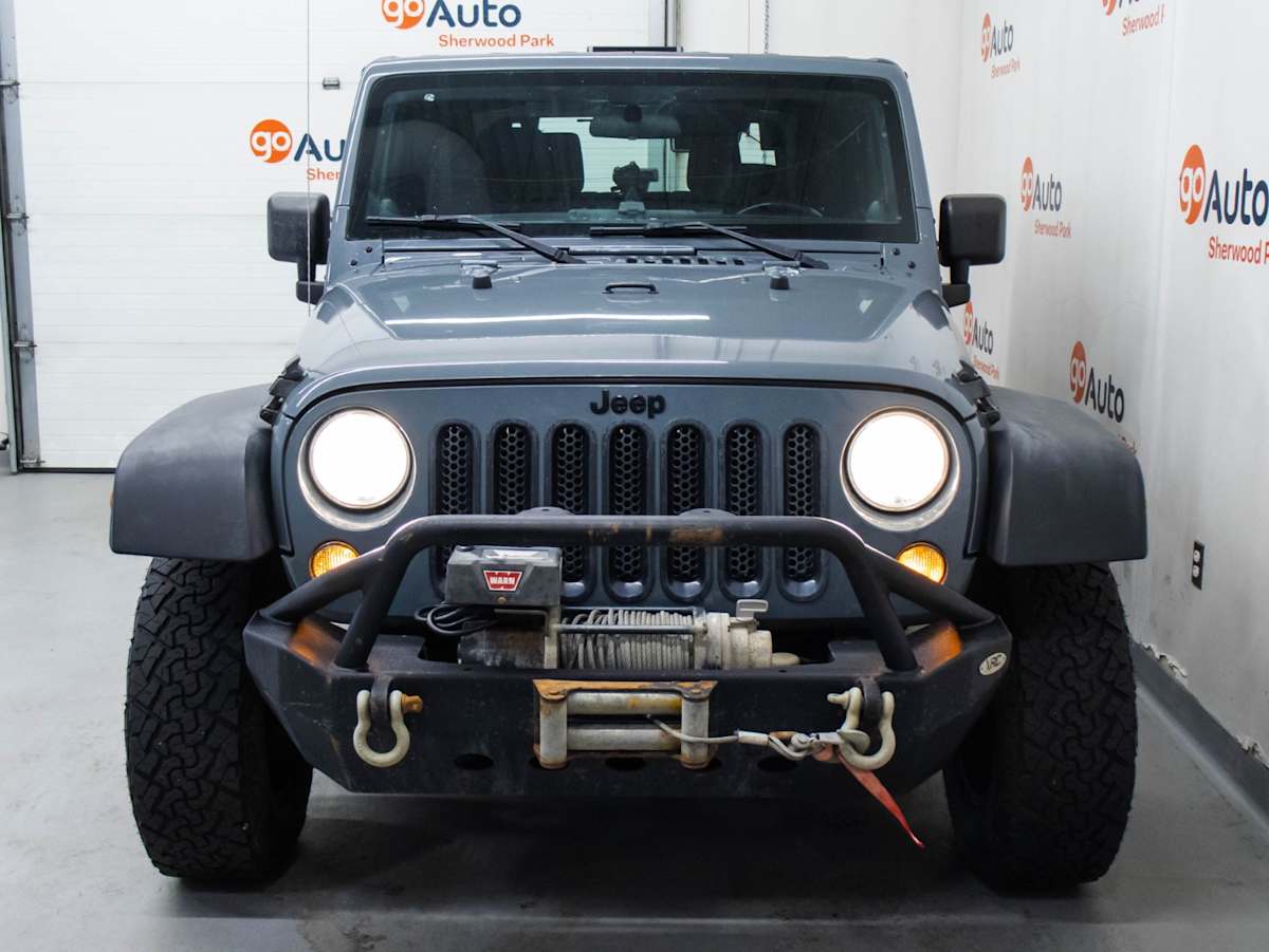 2014 Jeep Wrangler Sport — photo 2