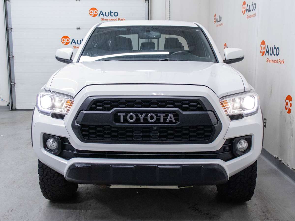 2017 Toyota Tacoma TRD Off Road — photo 2