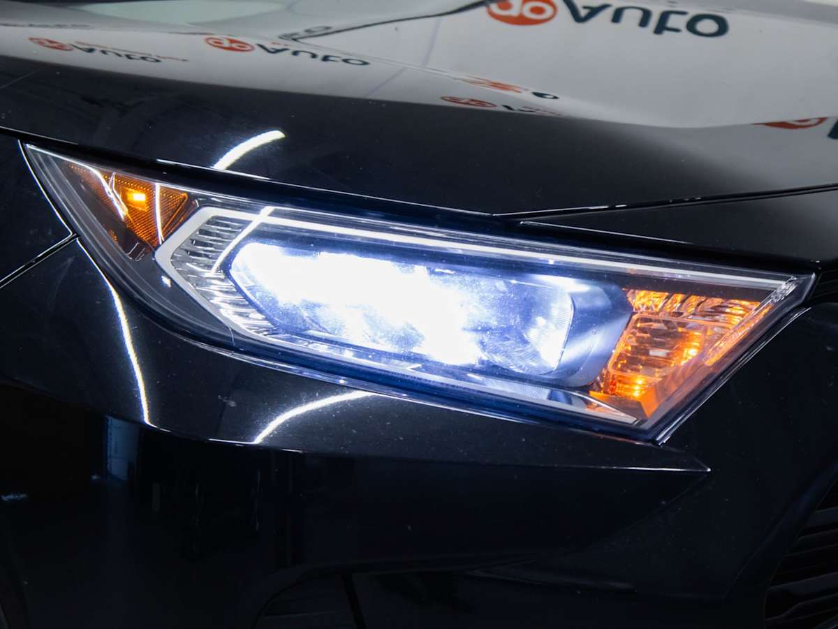 2019 Toyota RAV4 XLE — photo 3
