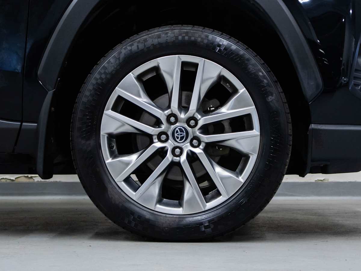 2019 Toyota RAV4 XLE — photo 5