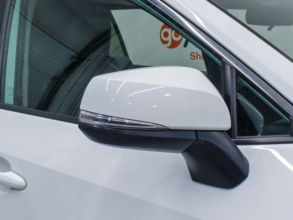 2020 Toyota RAV4 XLE — photo 4