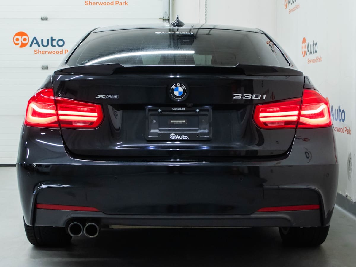 2018 BMW 3 Series 330i xDrive — photo 8