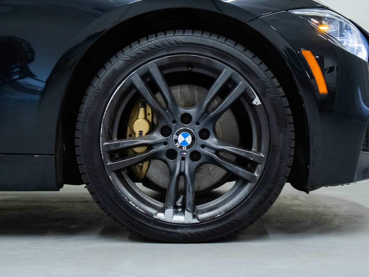 2018 BMW 3 Series 330i xDrive — photo 5