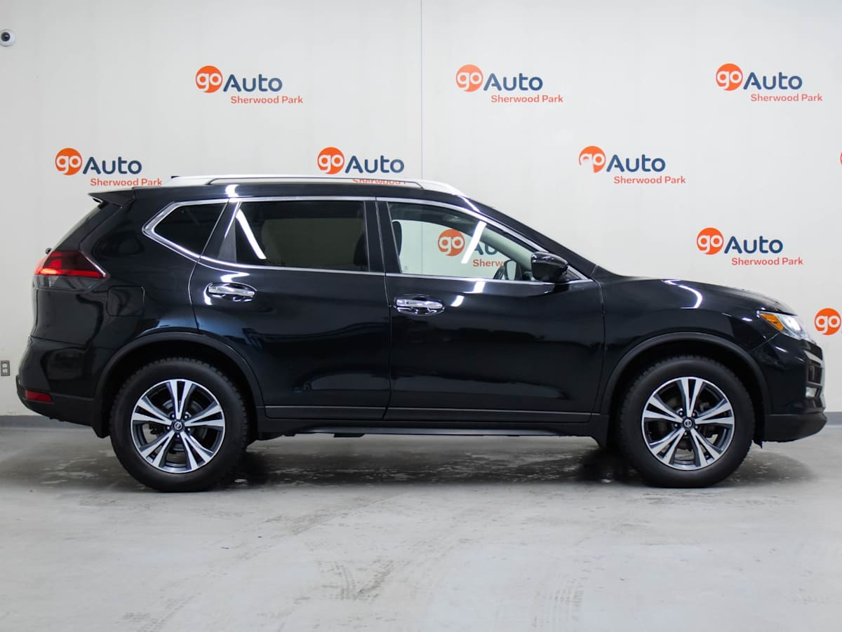 2019 Nissan Rogue SV — photo 6
