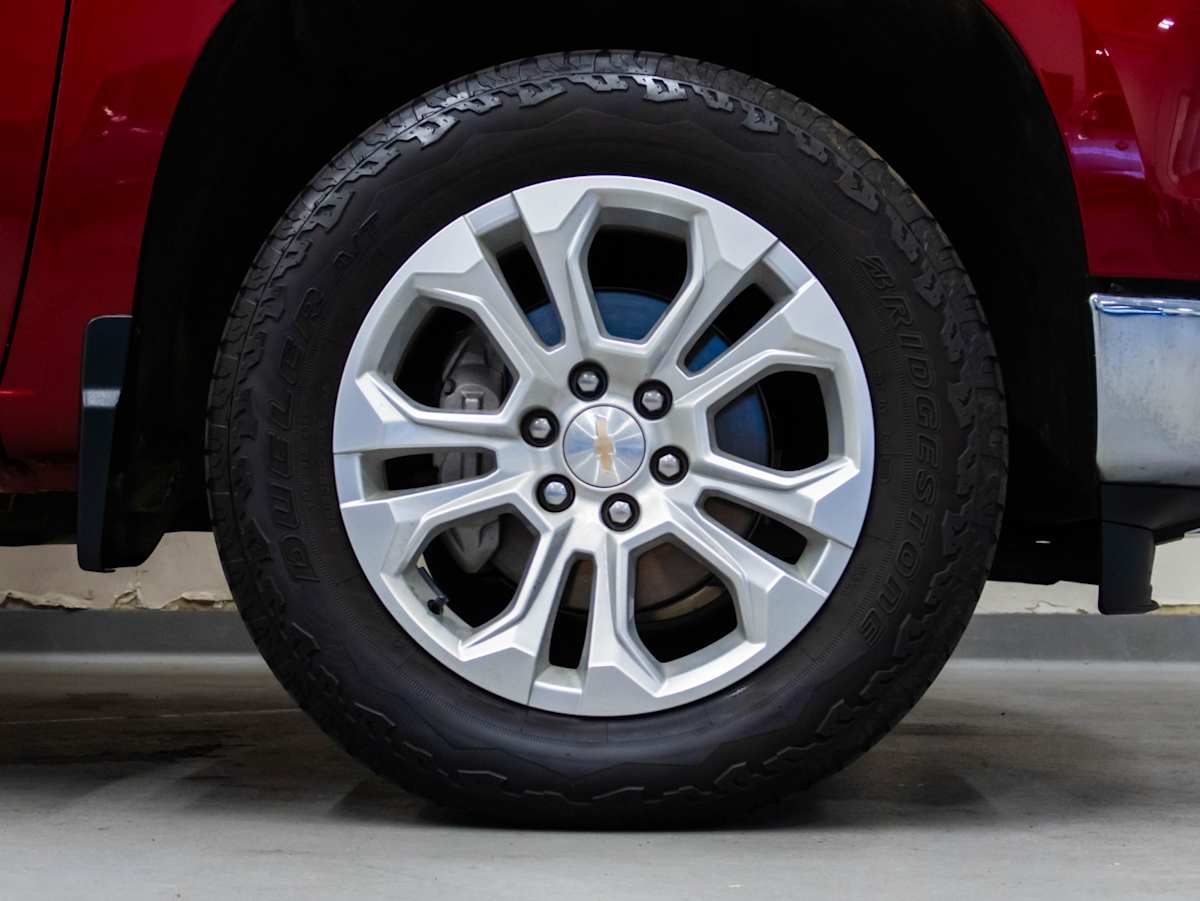 2024 Chevrolet Silverado 1500 LTZ — photo 5