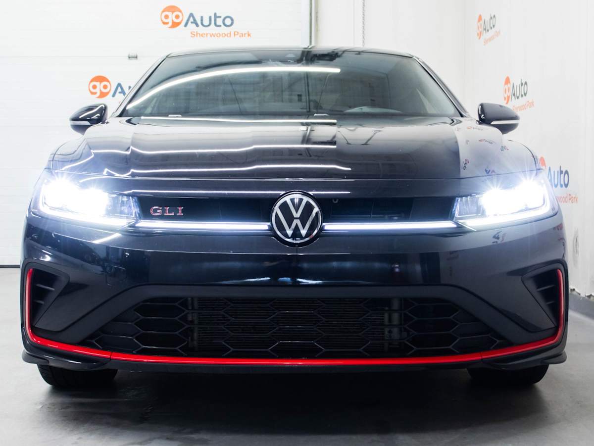 2025 Volkswagen Jetta GLI Autobahn — photo 2