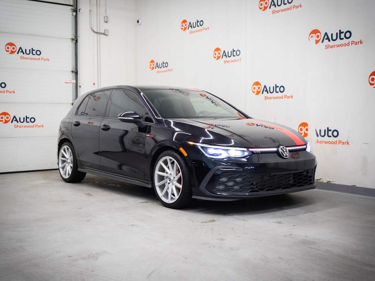 2022 Volkswagen Golf GTI Performance — photo 1