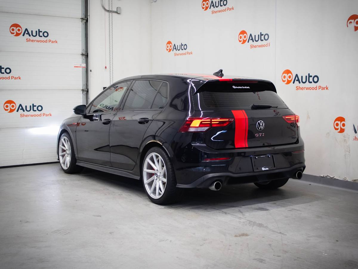 2022 Volkswagen Golf GTI Performance — photo 7