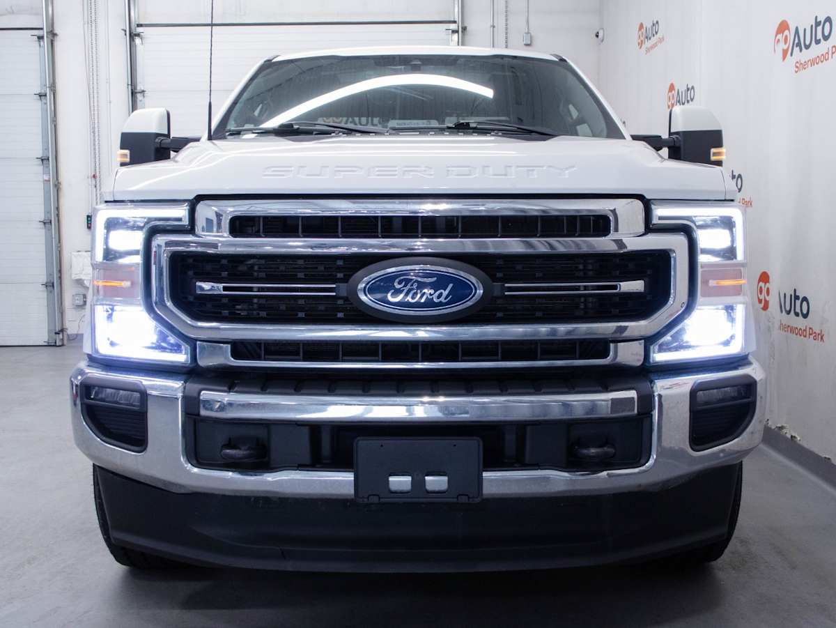 2022 Ford Super Duty F-350 SRW LARIAT — photo 2