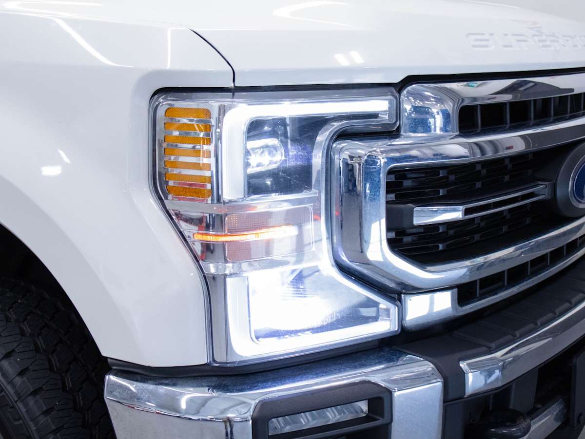 2022 Ford Super Duty F-350 SRW LARIAT — photo 3
