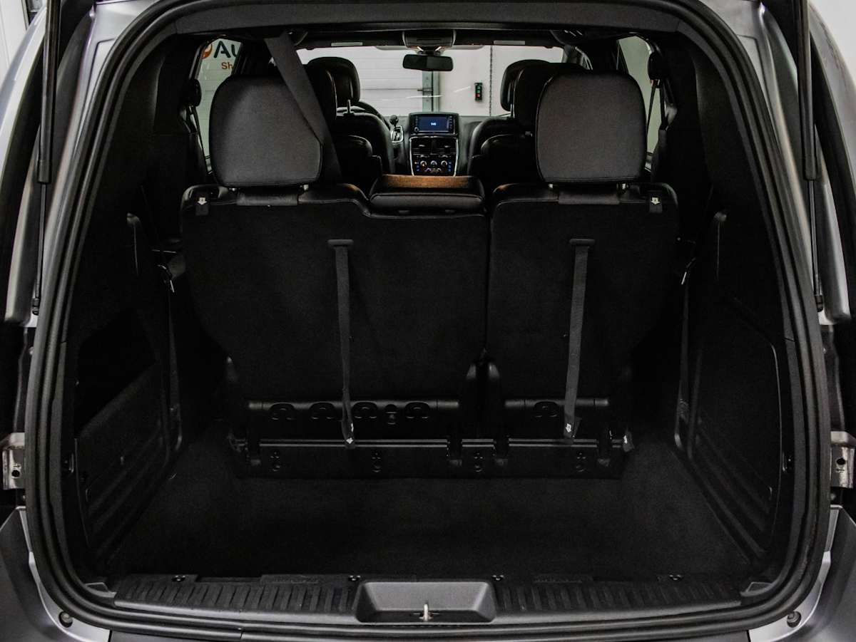 2020 Dodge Grand Caravan Premium Plus — photo 8