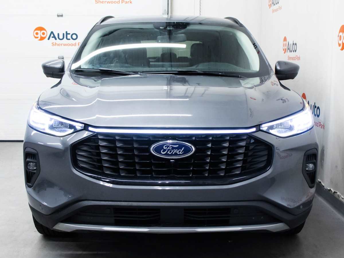 2024 Ford Escape Platinum — photo 2