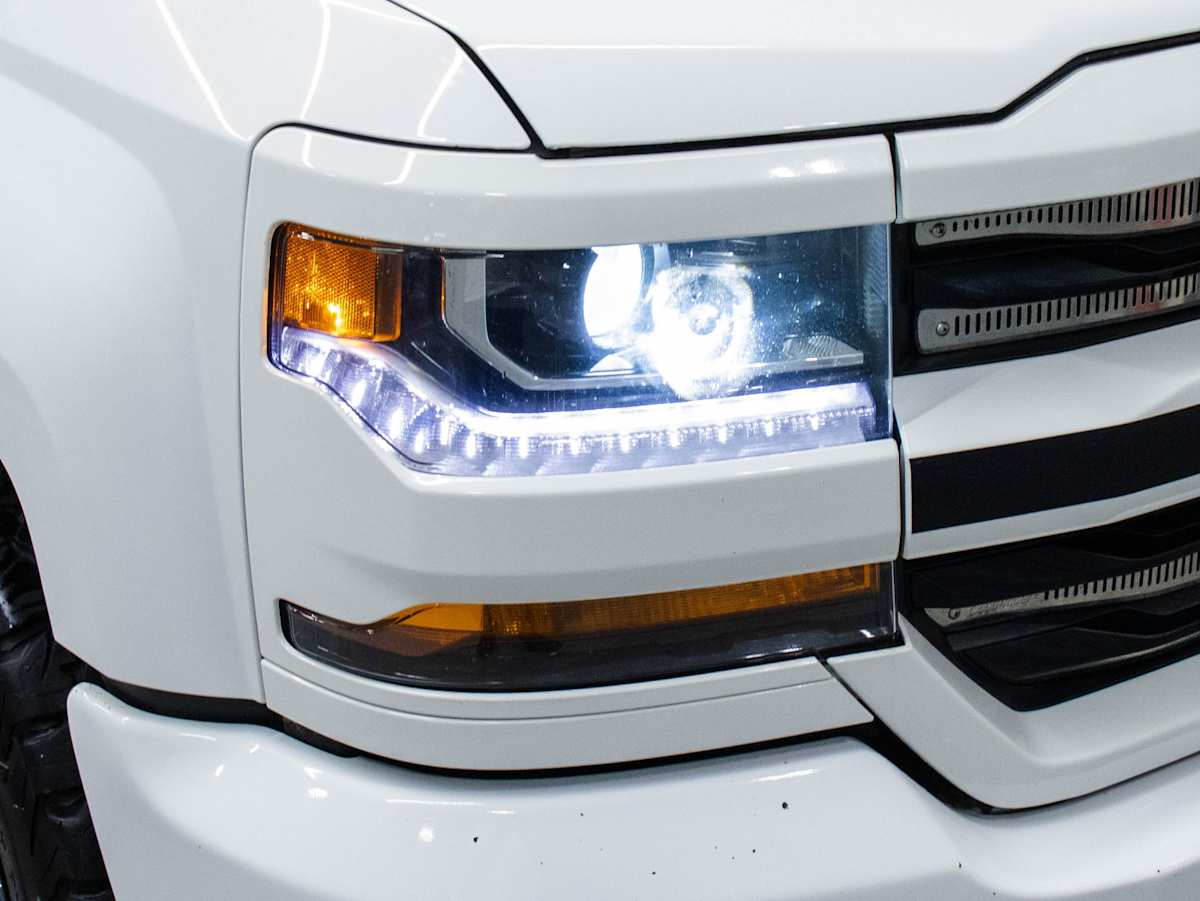 2019 Chevrolet Silverado 1500 LD LT — photo 3