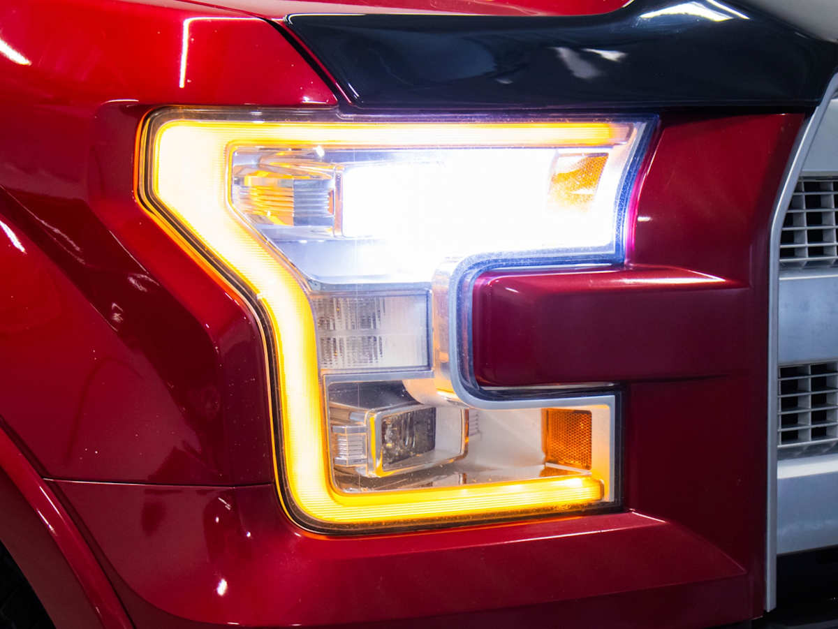 2016 Ford F-150 Platinum — photo 3