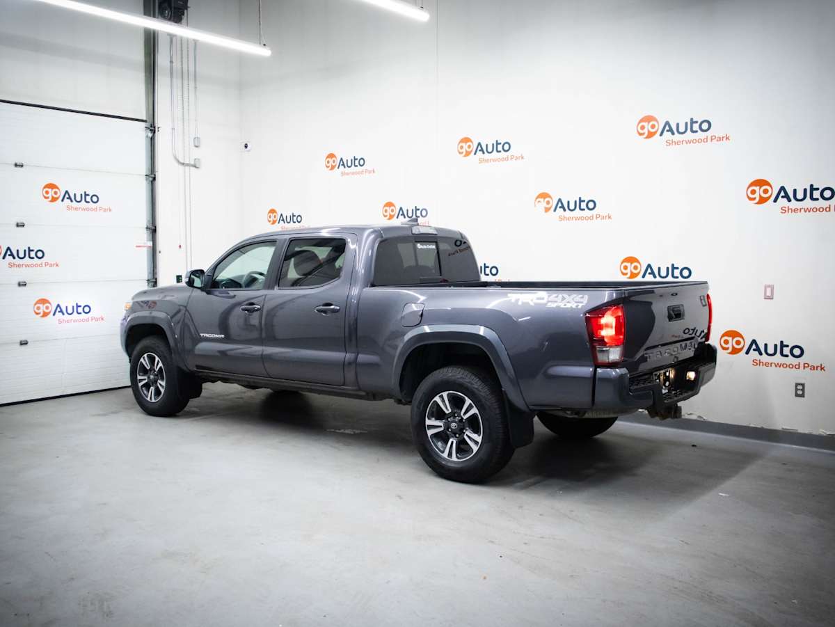 2017 Toyota Tacoma TRD Sport — photo 7