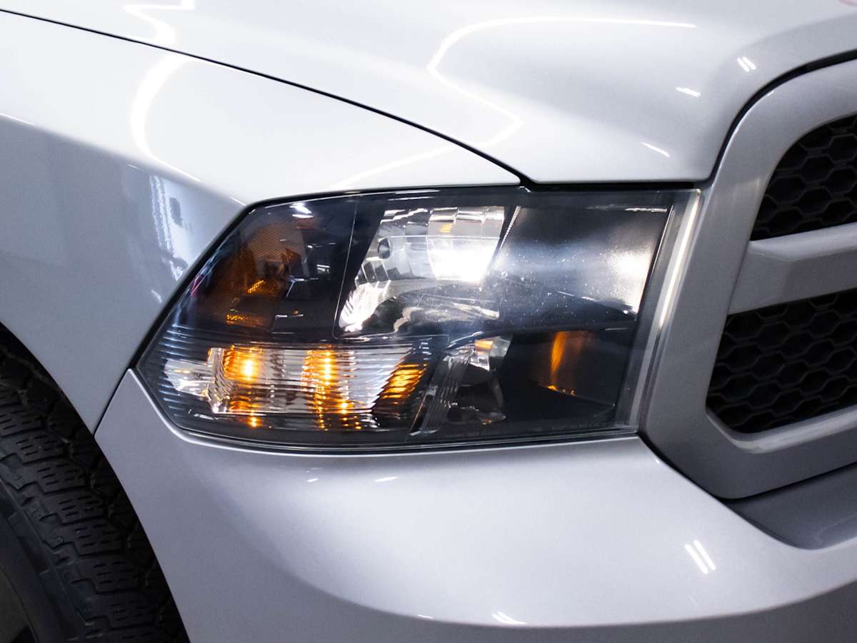 2021 Ram 1500 Classic Express — photo 3