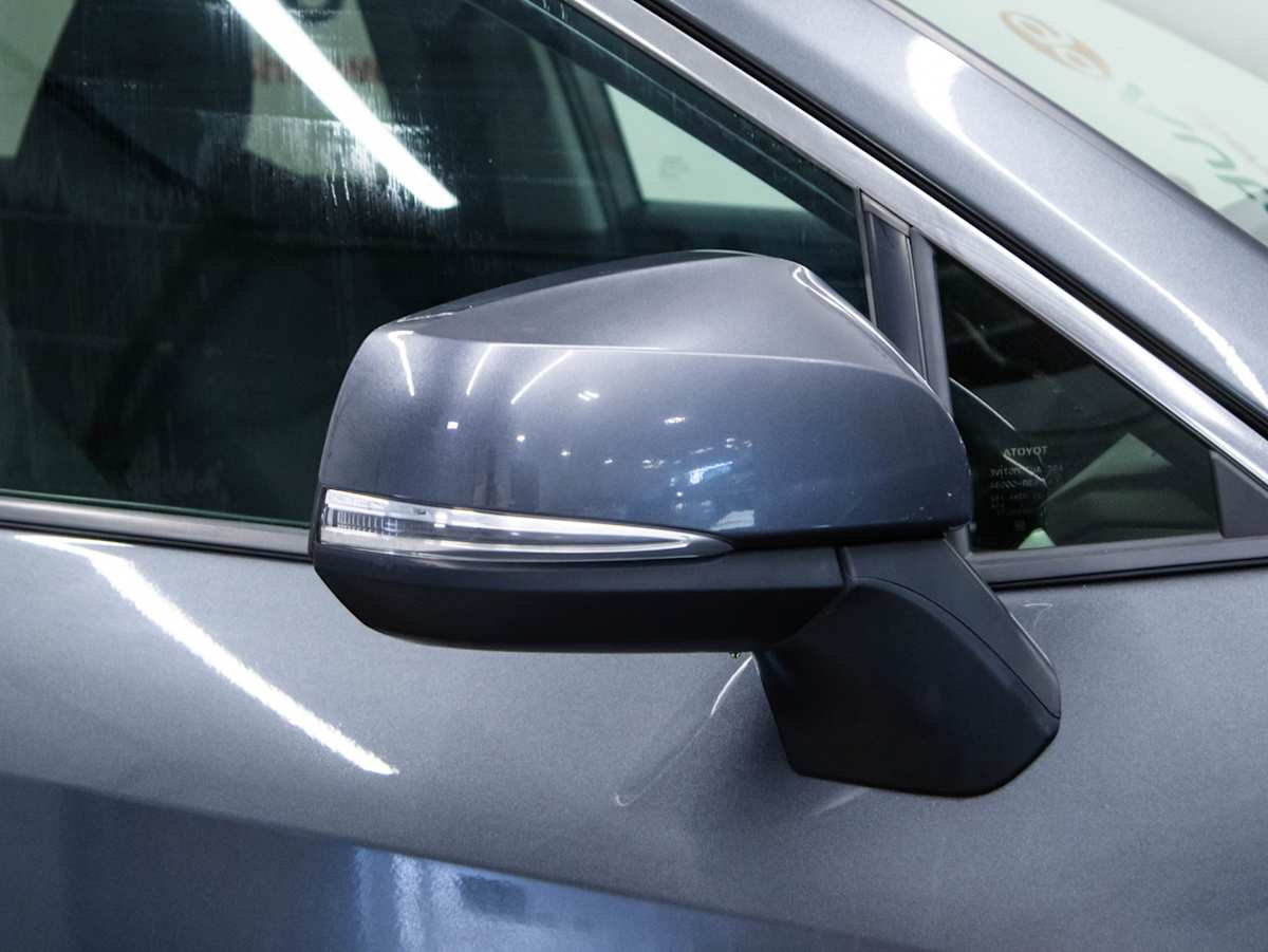 2019 Toyota RAV4 LE — photo 4