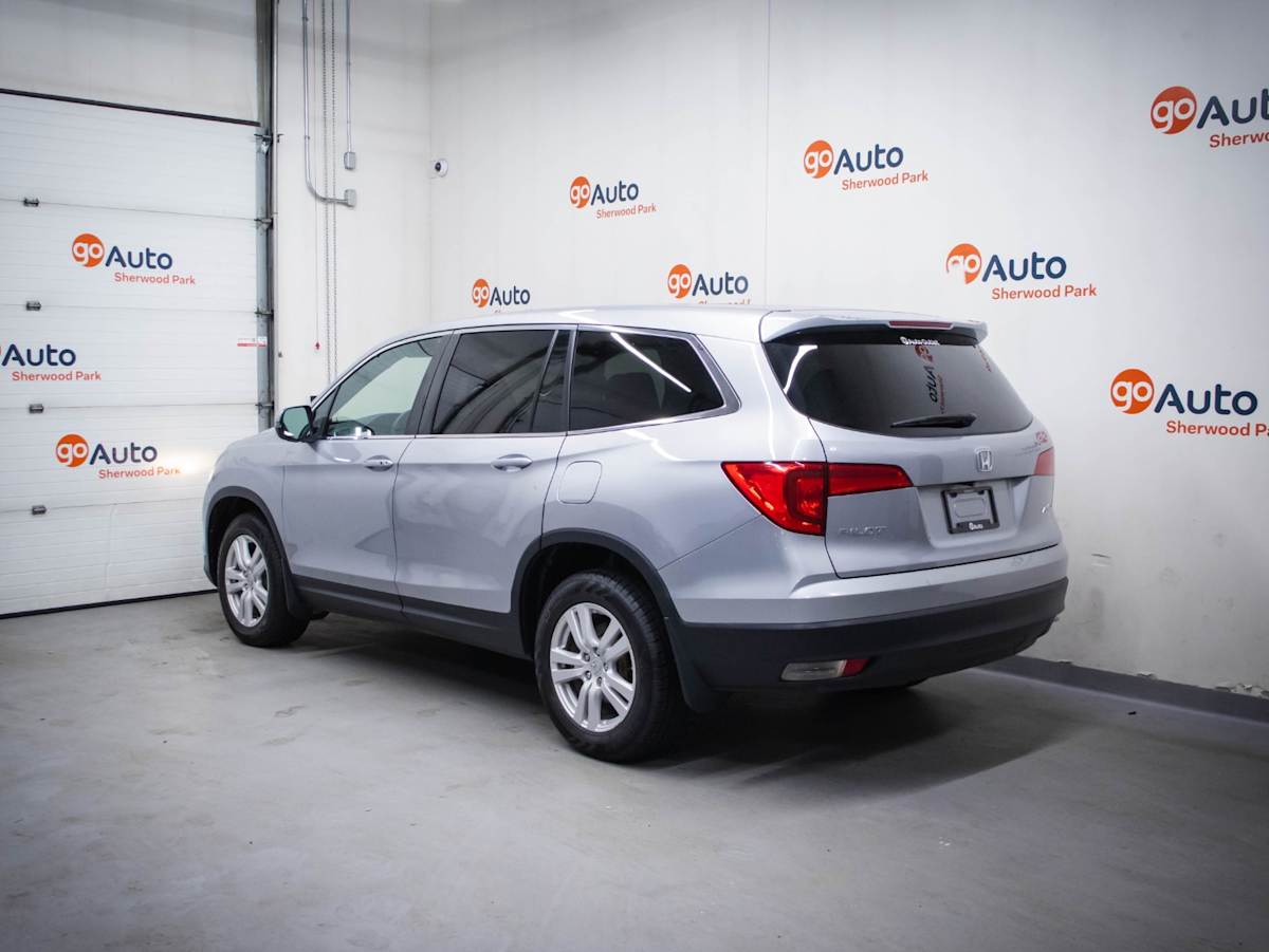 2018 Honda Pilot LX — photo 7