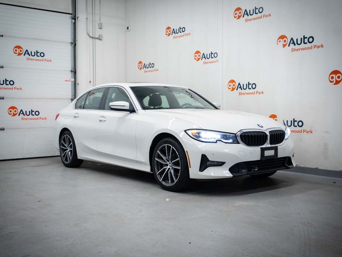 2022 BMW 3 Series 330i xDrive — photo 1